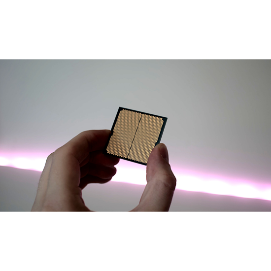 AMD RYZEN 7 7700X 8 Core  4 50-5.40GHz  40Mb Cache  105W   AM5 Soket  BOX Kutulu Grafik Kart VAR  Fan YOK