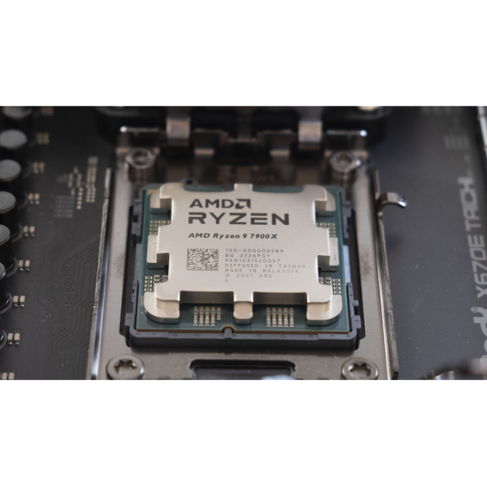 AMD RYZEN 9 7900X 12 Core  4 70-5.60GHz  76Mb Cache  170W   AM5 Soket  BOX Kutulu Grafik Kart VAR  Fan YOK